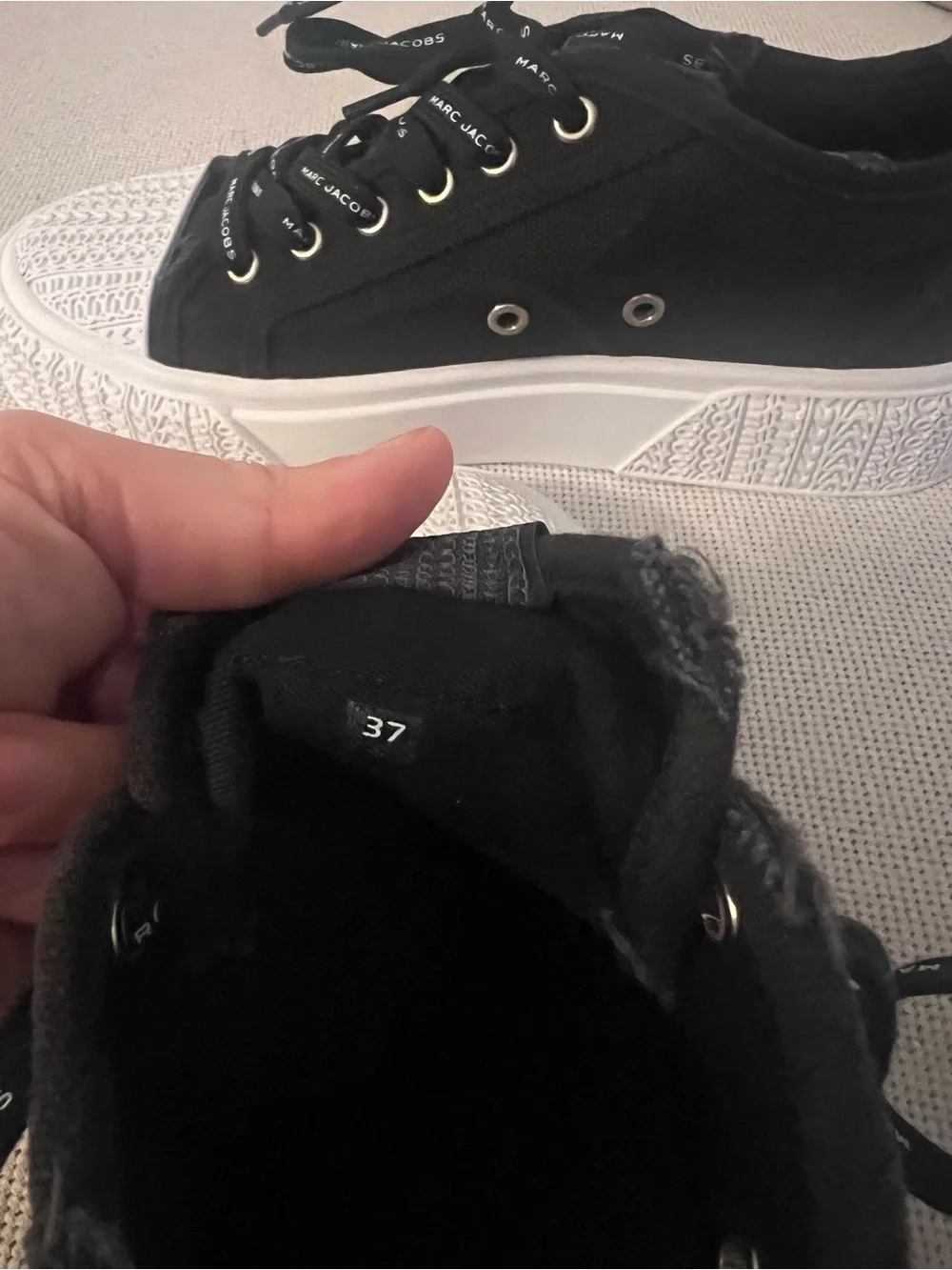 Marc Jacobs Black and White Platform Canvas Sneakers 6.5 (37)